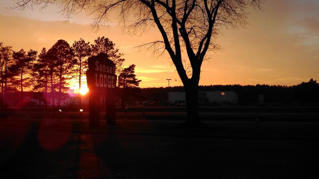 Sunset Lodge Эсканаба Экстерьер фото